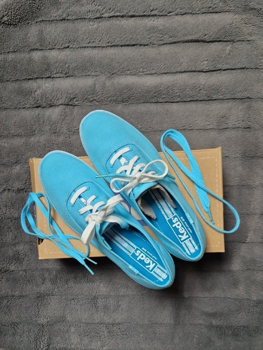 Keds Size 8 With 2 Laces In Sky Blue, New In Box